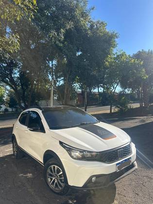 FIAT ARGO 1.3 FIREFLY FLEX TREKKING CVT FIAT ARGO 1.3 FIREFLY FLEX TREKKING CVT
